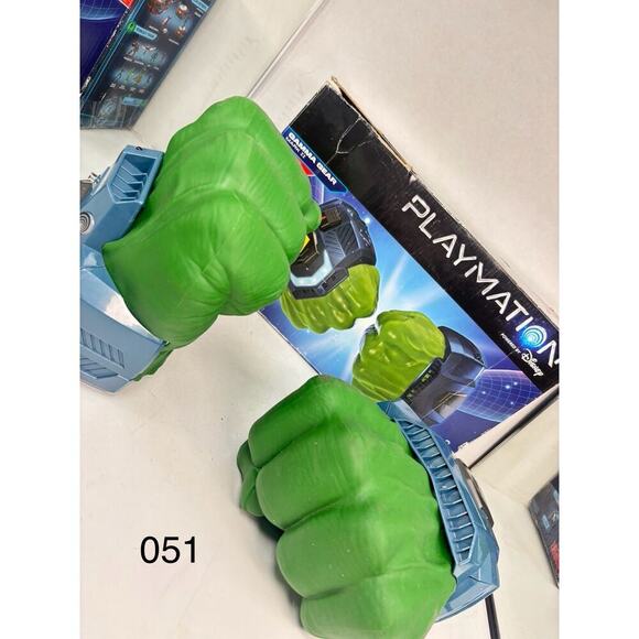 Playmation Marvel Hulk Hands Fists Smash Avengers Hasbro w/Sound Gamma Gear - Picture 1 of 7